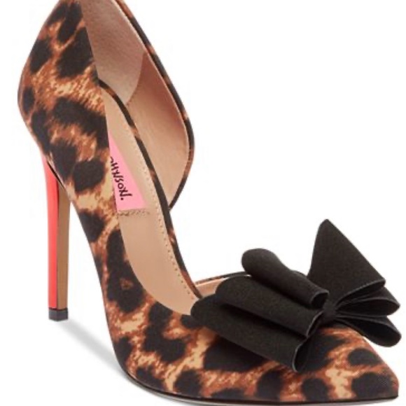 Betsey Johnson Shoes - NIB Betsy Johnson leopard and bow pumps